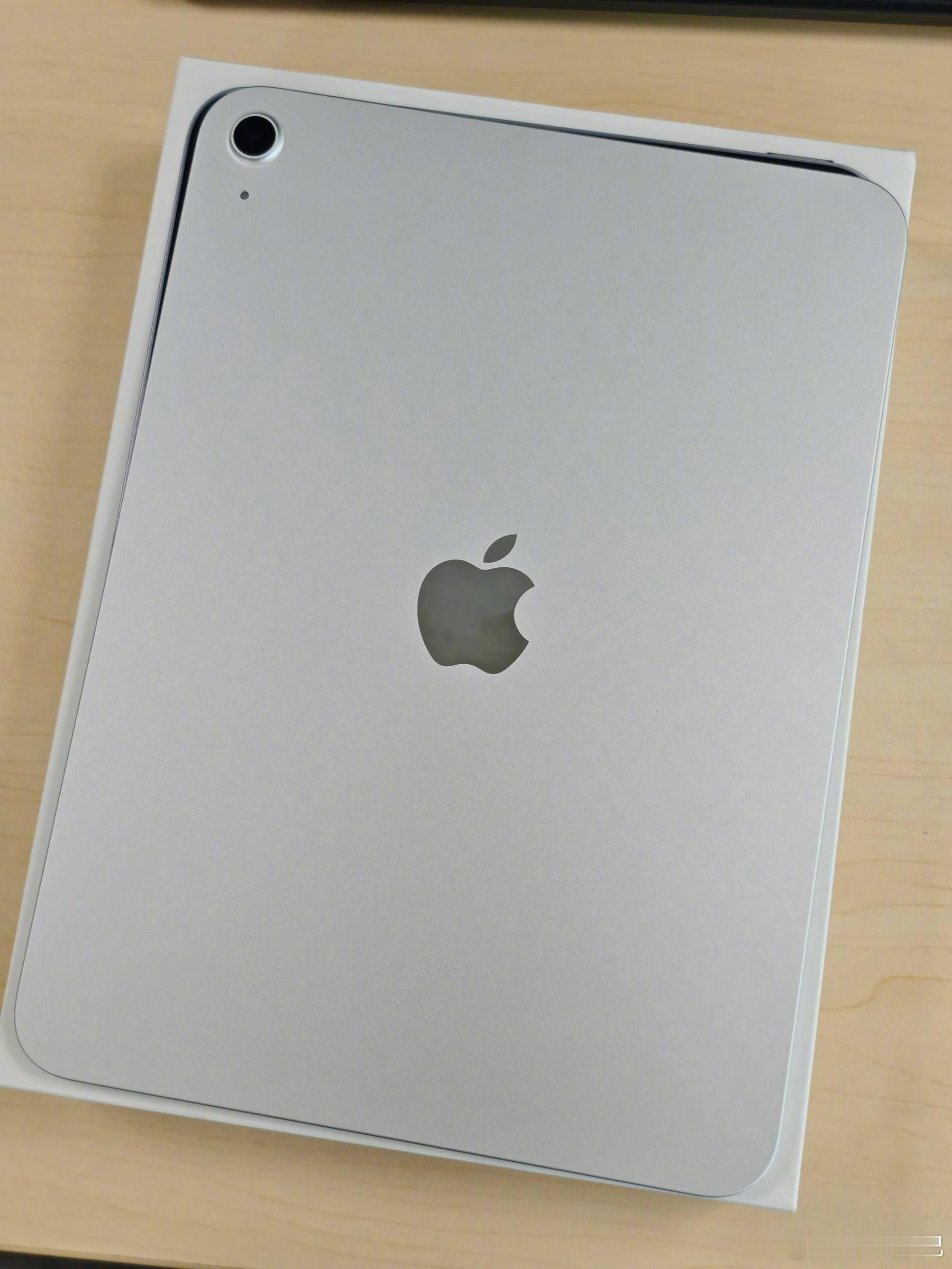尾巴生活 2900多的 iPad 11基础版屏幕也还能接受，缺点就是别人说的没那