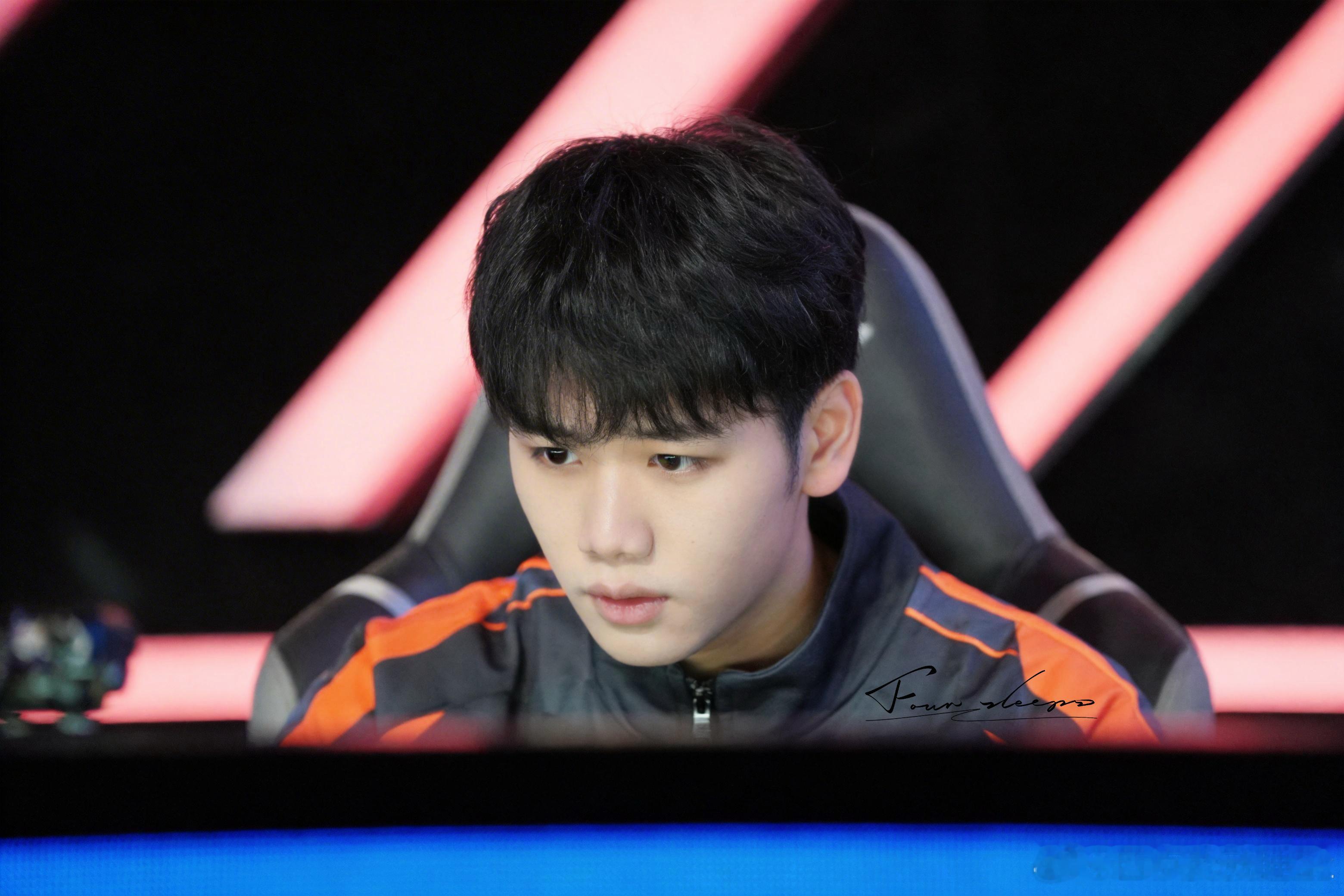 句号HWJ     【2.11 北京】我的爱 勇气 时间 金钱 眼泪都给你 