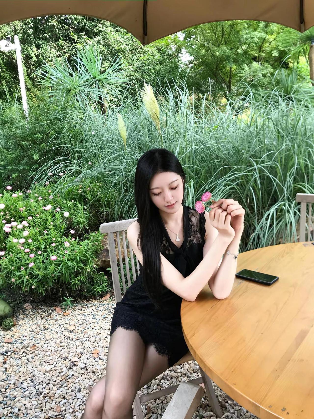 ☀️。涞觅不止丝滑 御姐 黑裙穿搭 黑丝穿搭