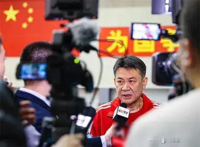 朱婷回归国家队最大的赢家就是国家队主教练蔡斌
       4月8日晚中国排球界