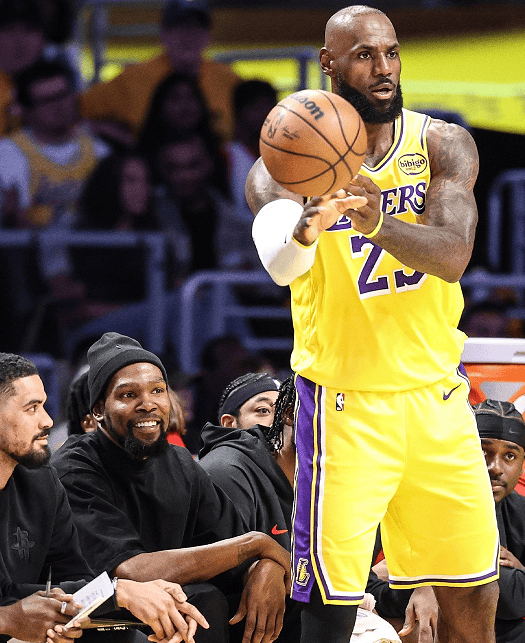 曝歌手2026阵容目前的詹杜对决，只有这个形式的了！希望阿杜能尽快上场啊