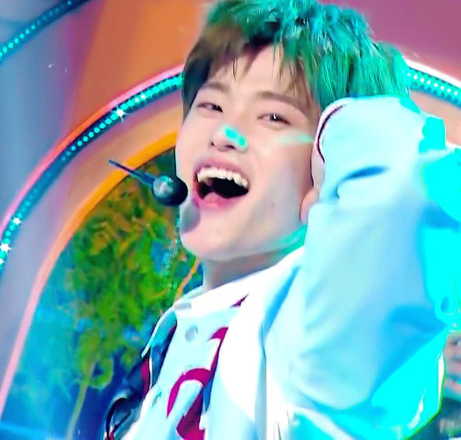 世界上最明媚的男孩儿