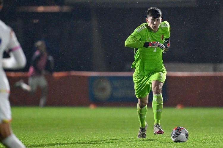 罗塞尼尔密切关注外租门将彭德斯，计划今夏将其从白堡召回据报道，切尔西主帅罗塞尼尔