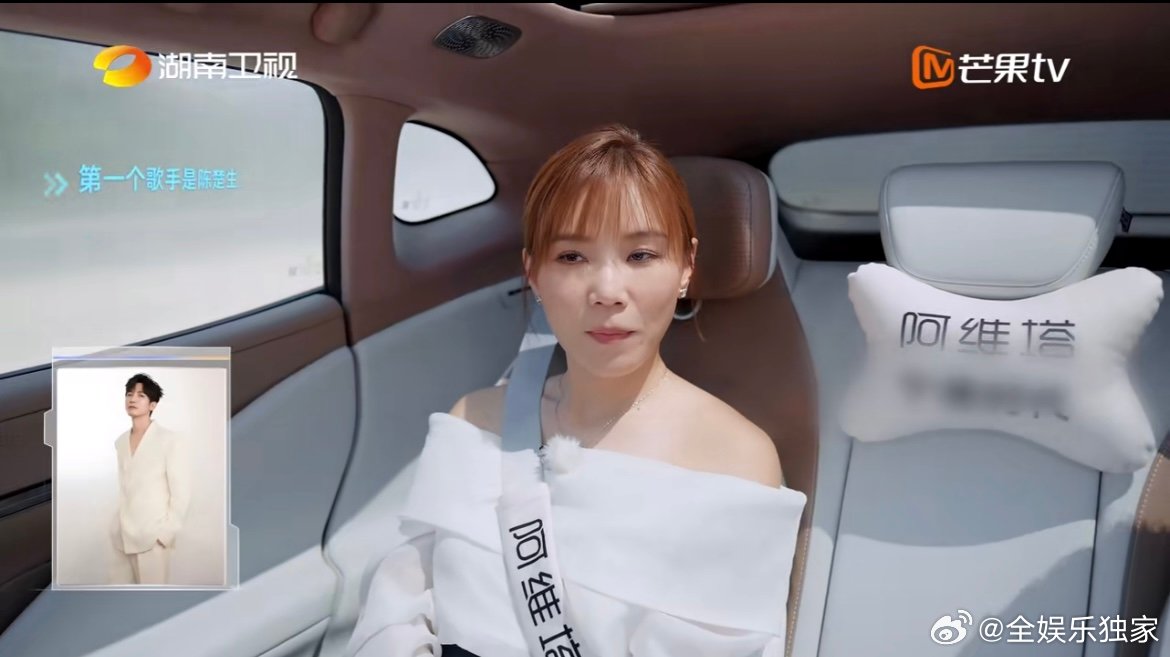 李佳薇[超话]李佳薇说陈楚生很会讲故事 好的歌唱是能“看见”的——他一开口，眼前