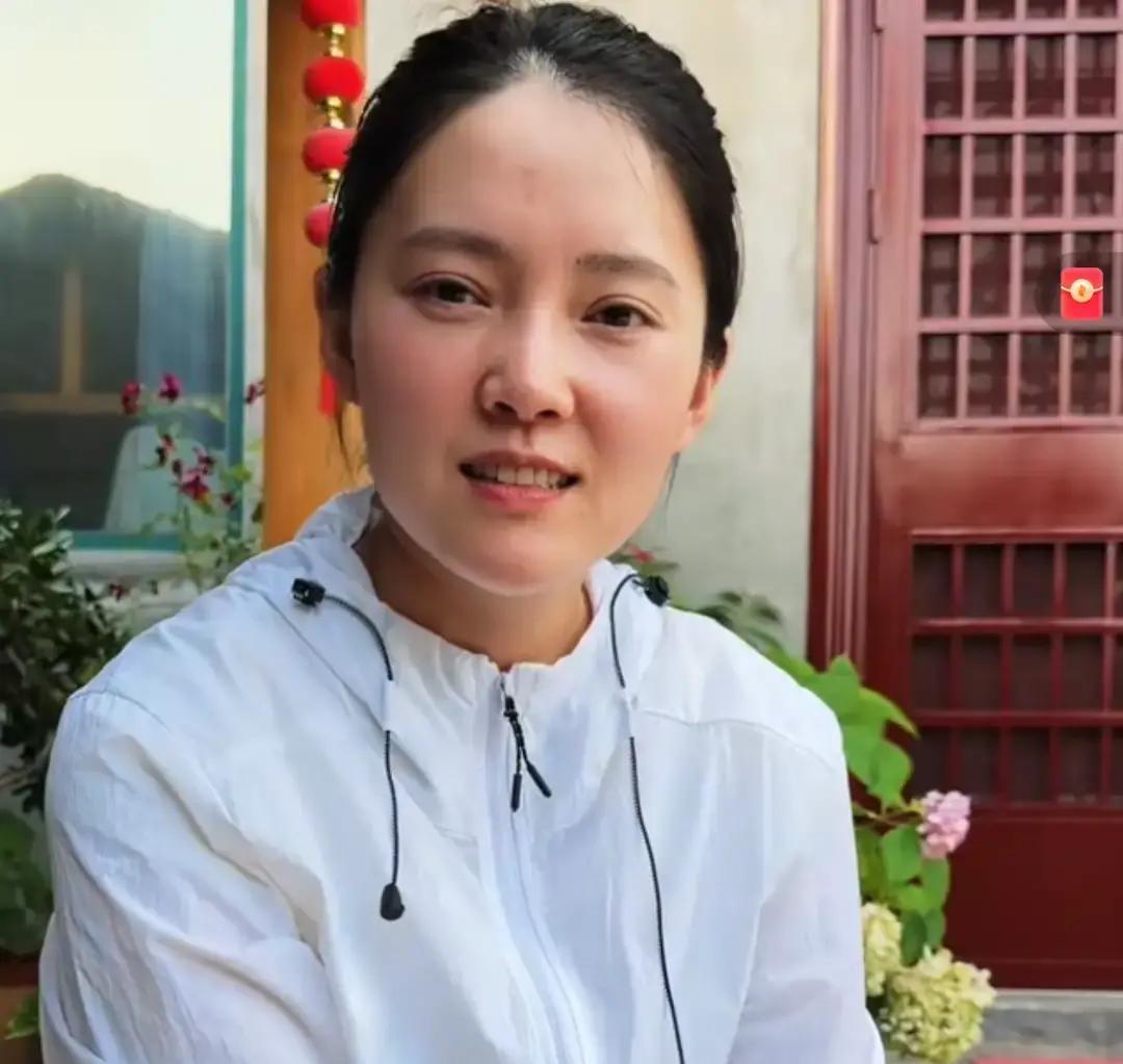 张恒拿到了两个孩子的抚养权，转头却被挂上了2000万的执行单。

这事儿真是拧巴