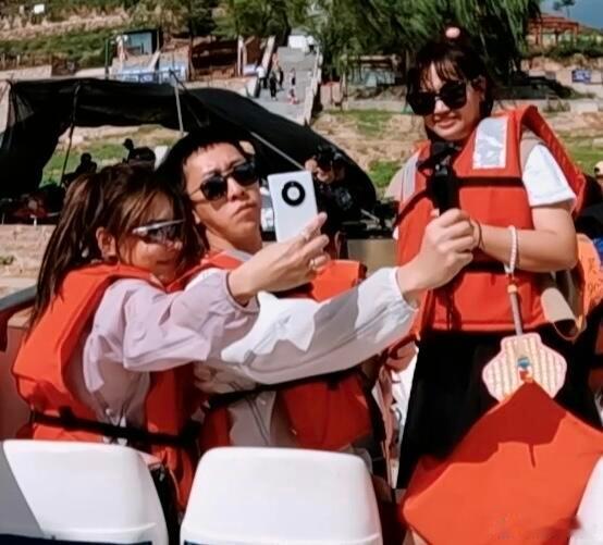 《再见爱人4》麦琳的表情belike看闺蜜和她男朋友秀恩爱 