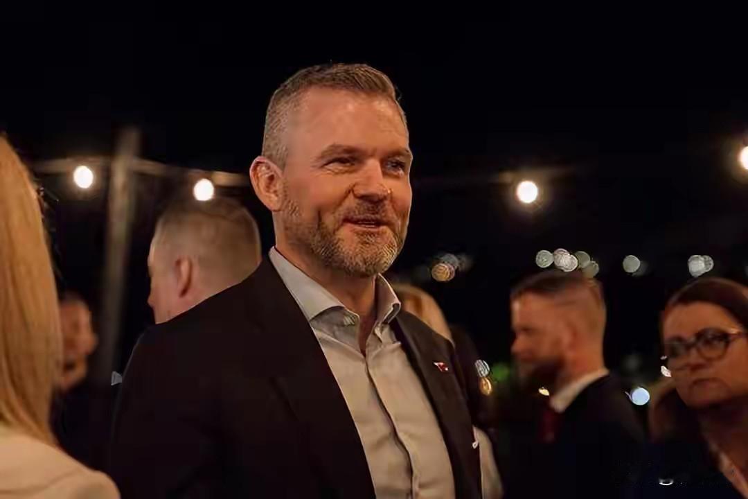 比起立陶宛的瑙塞达，斯洛伐克的佩列格里尼要比他更看透:谁才是对他们更真诚。
佩列
