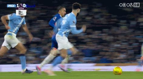 格瓦迪奥尔胫骨骨折曼城的边后卫一直很费