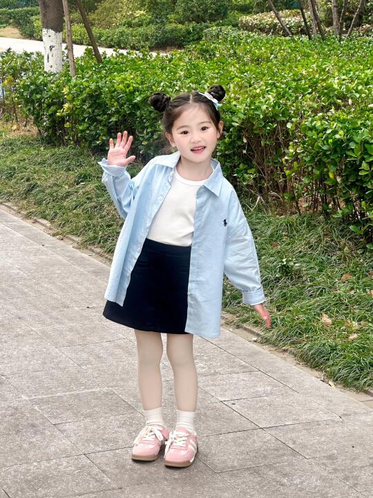 双丸子头女孩好可爱～