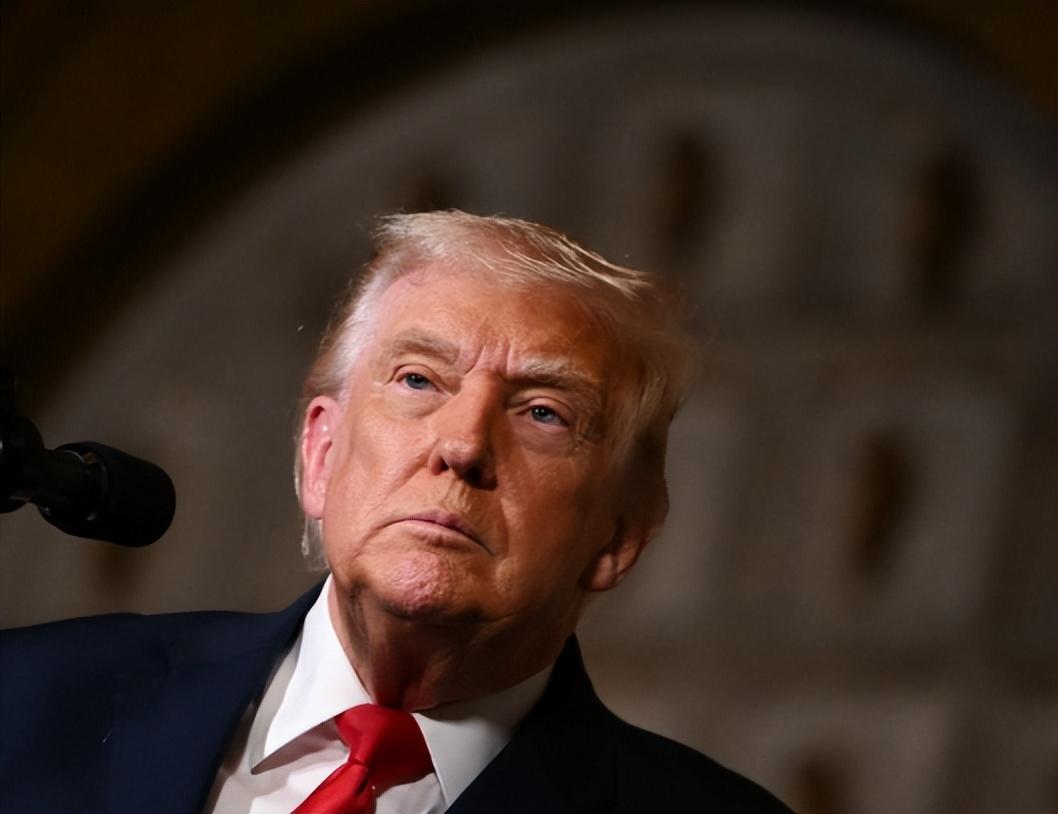 特朗普近期对印度放出两套完全相悖的对外表态，前后间隔不超过二十四小时，反差力度直