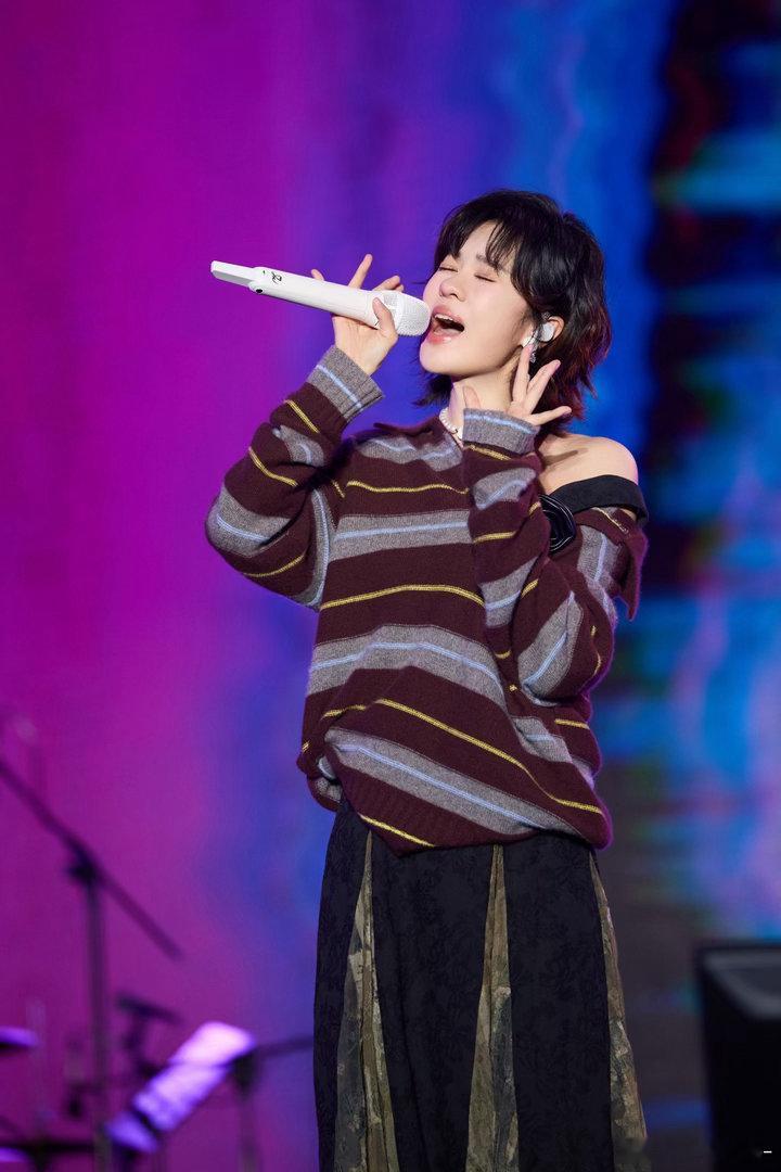 郁可唯新歌层层安溥作曲这波合作真的戳中很多乐迷，安溥、郁可唯、葛大为，三个擅长拿