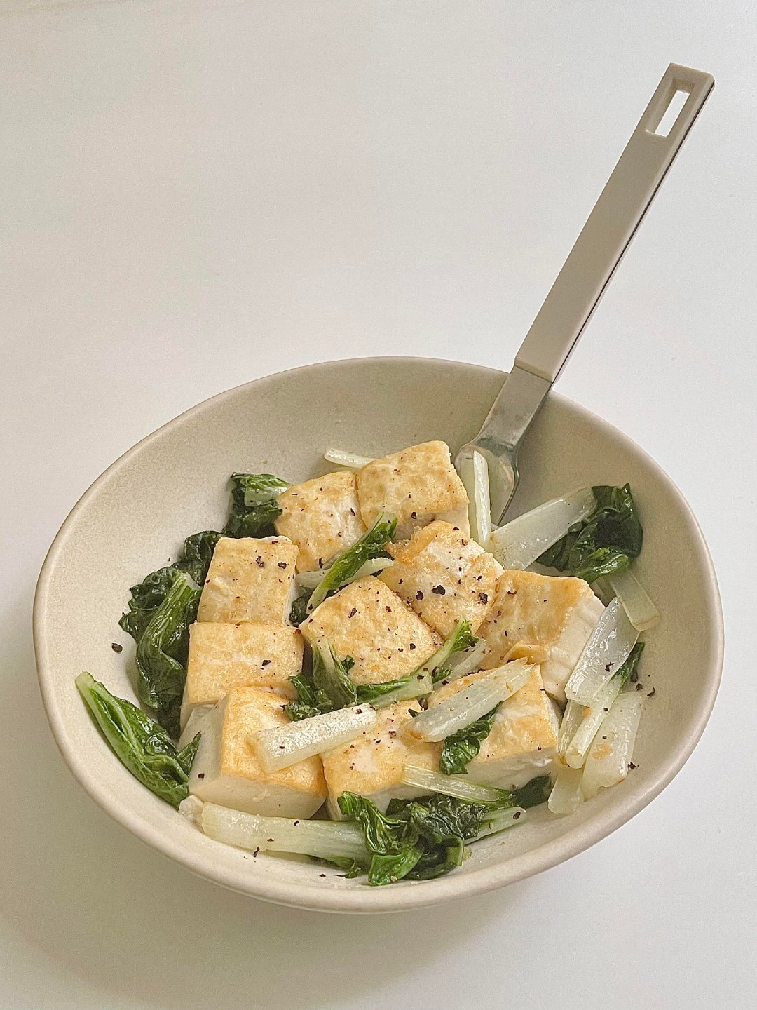 #VOGUE红毯#发现越简单越好吃🥬白菜拌豆腐也好好吃食材：嫩豆腐 小白菜调味