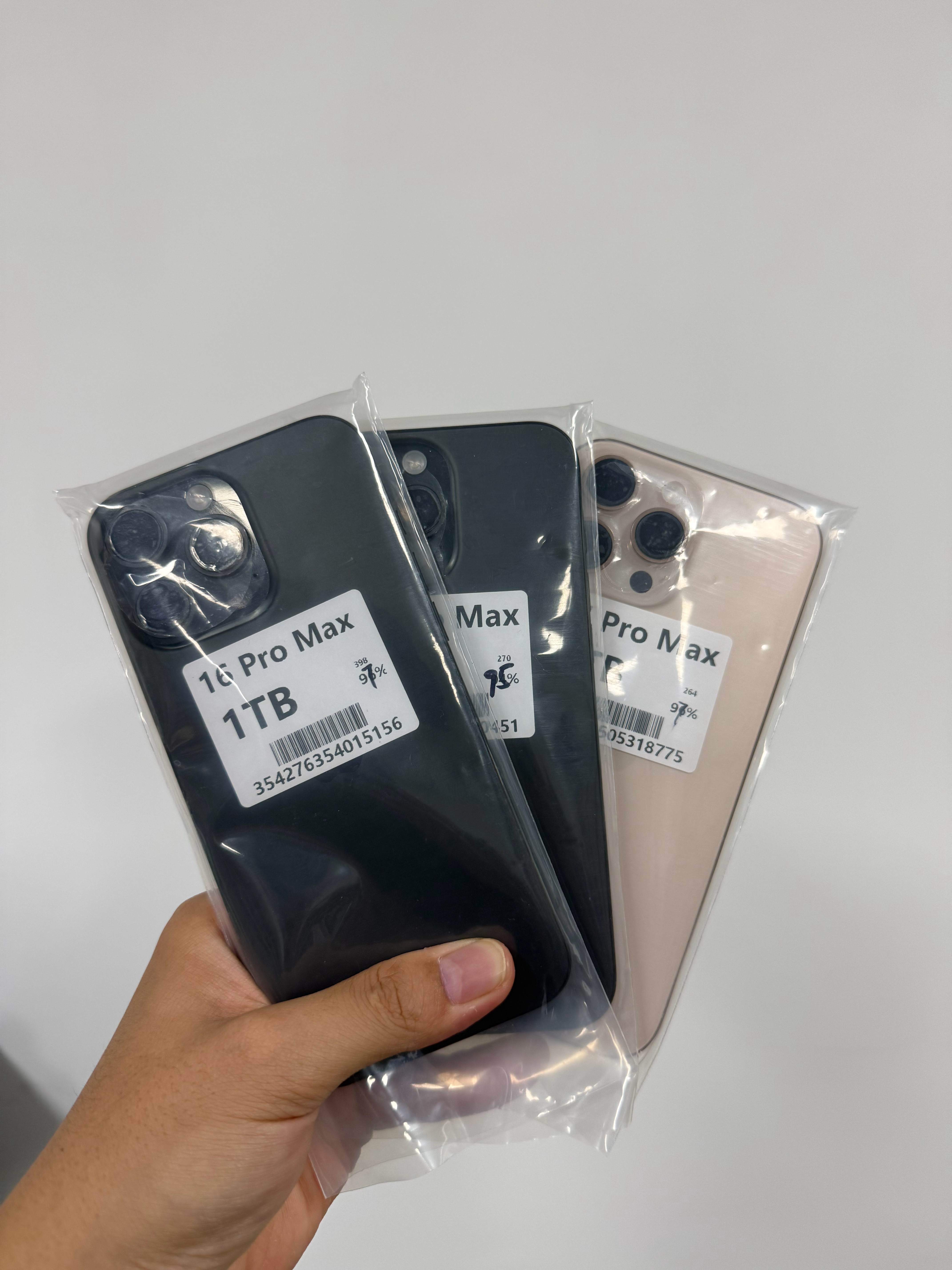 谁找1TB 16Pro Max 美版无锁？ 