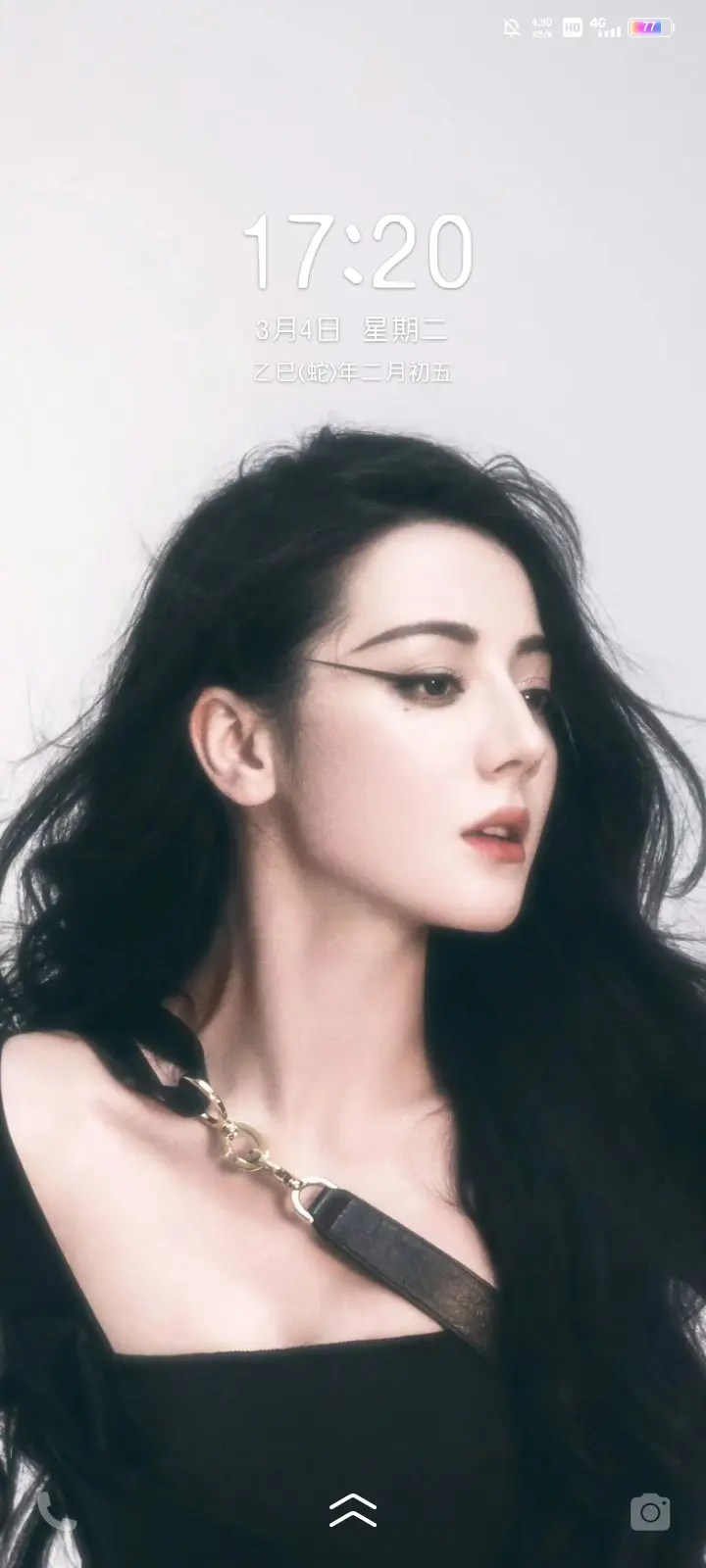 高级脸就要配这首bgm 迪丽热巴美到窒息 迪丽热巴时装三月开季封面 迪...