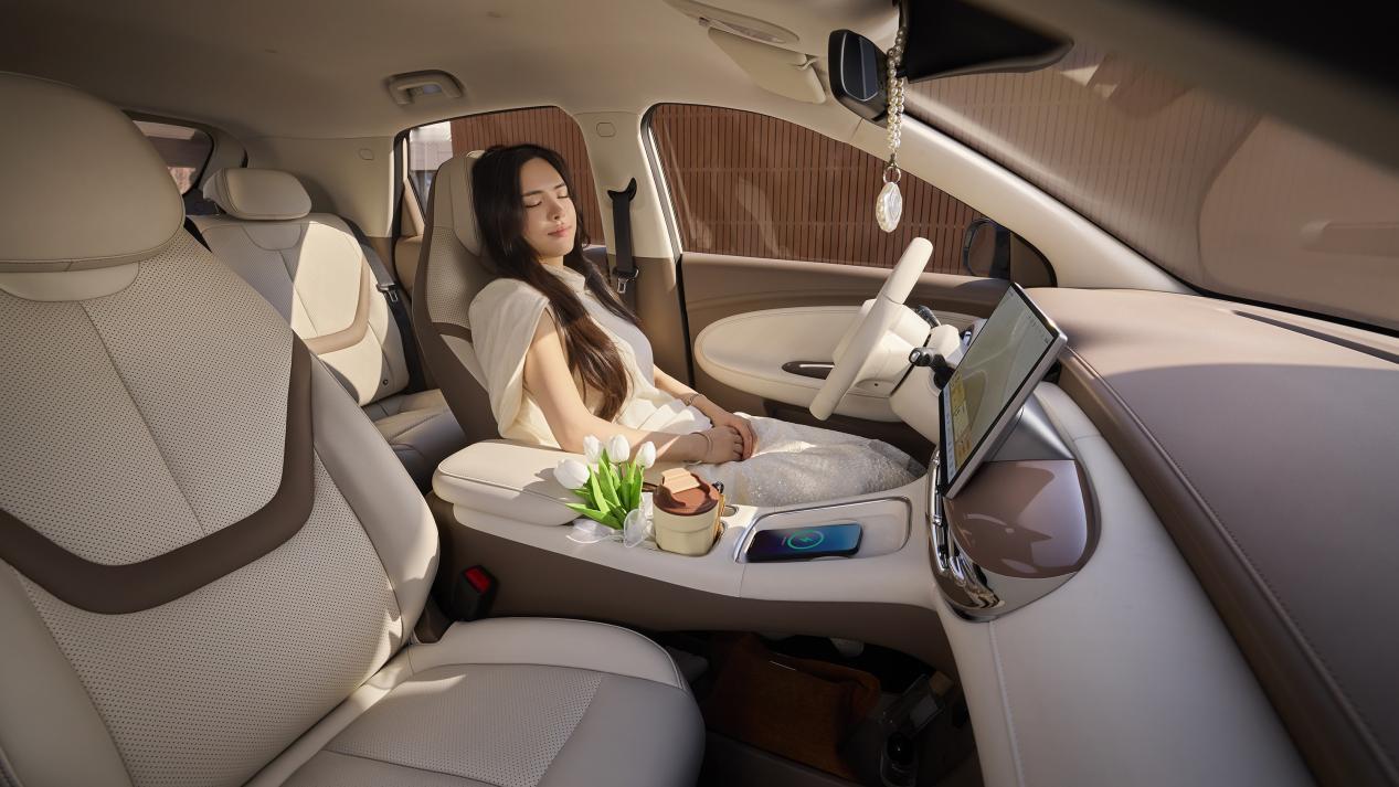 缤果S上市，限时价格5.88万起售，330续航，这车高强度钢72%，局部采用热成