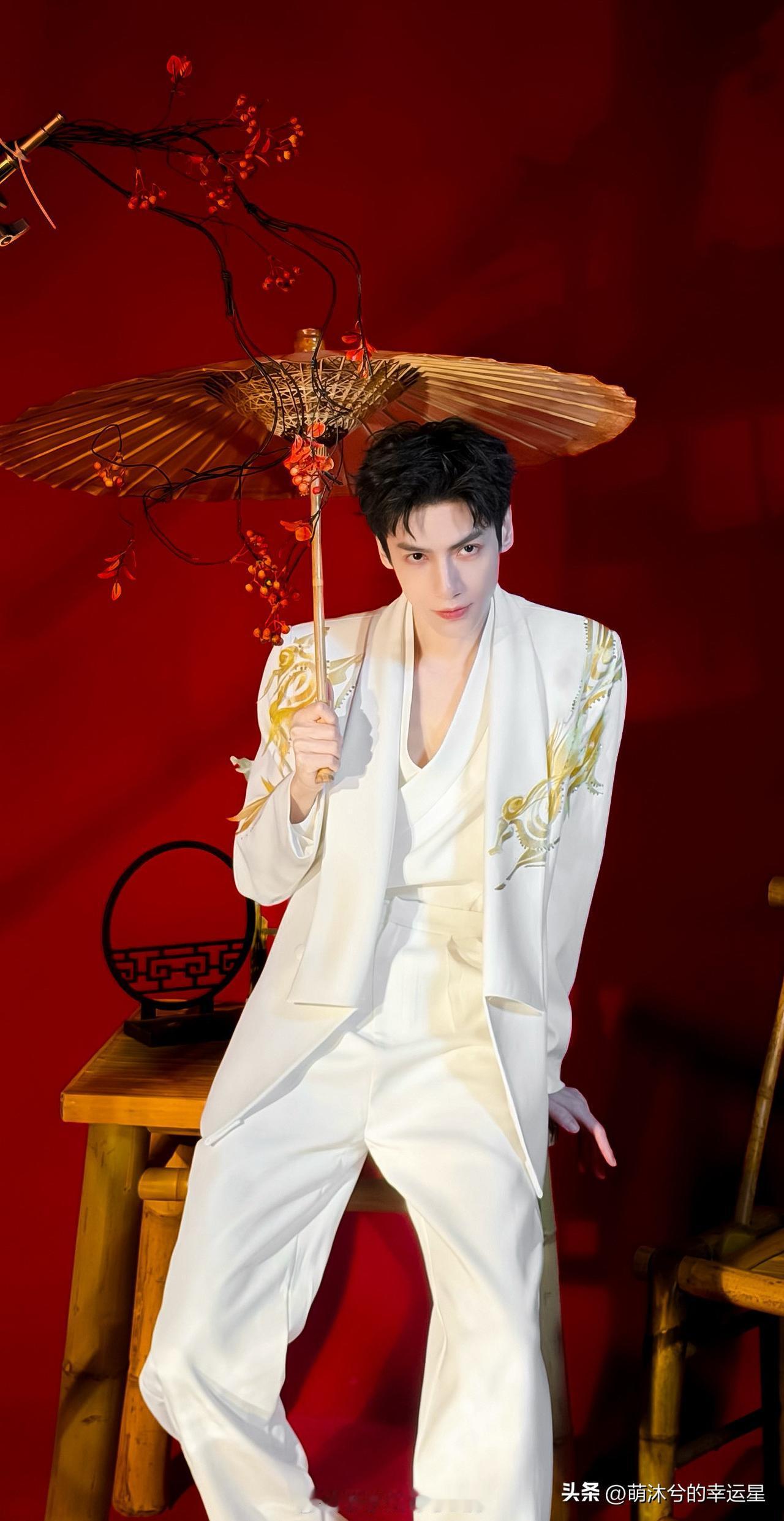 罗云熙穿着非遗上春晚，采访中透露的服饰小彩蛋[期待]非遗工艺➕天选古装人适配度拉