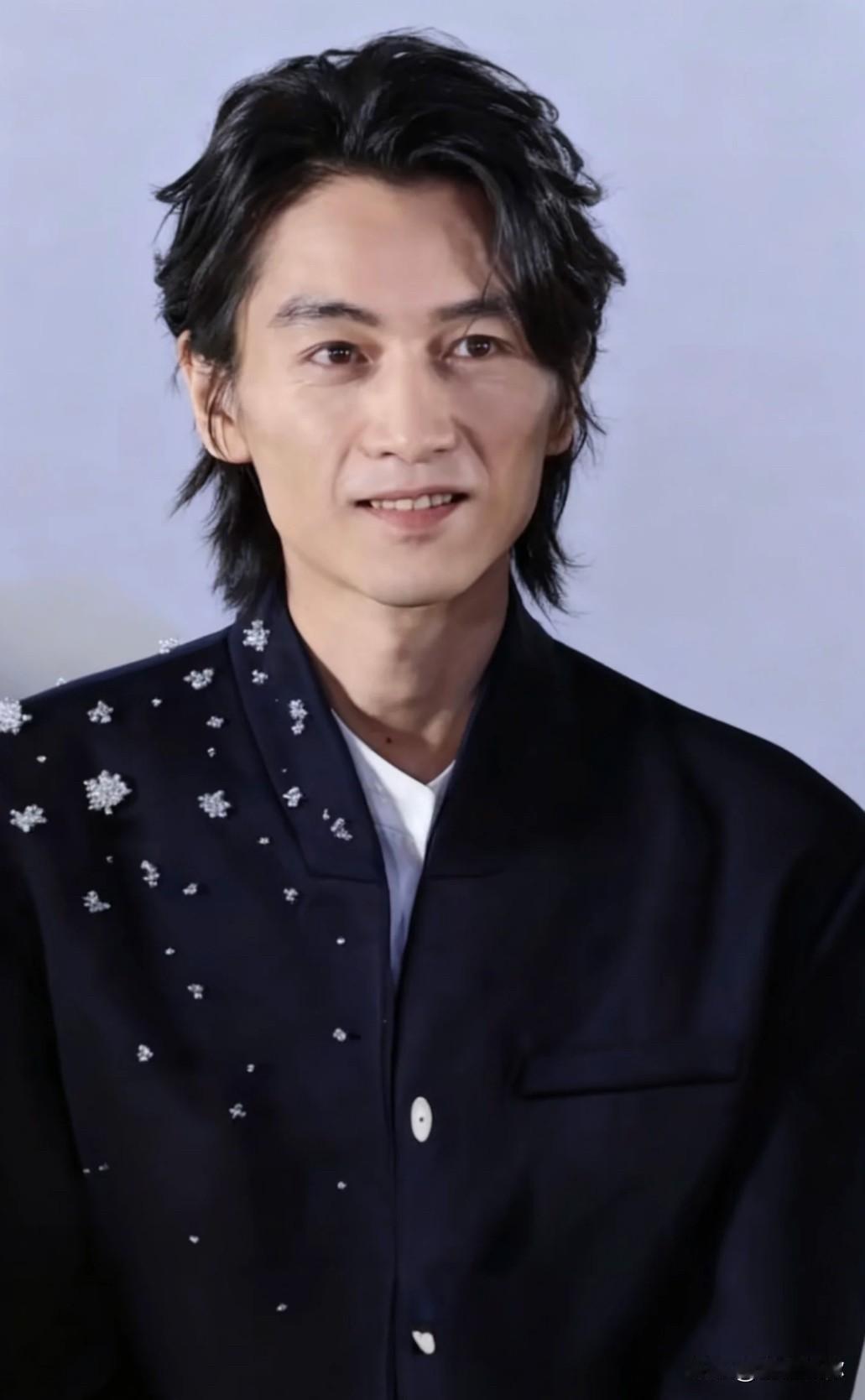 幸亏陈妍希跟陈晓离婚了，真心恭喜她。不然有人还要说她害得陈晓眼里没光了，不然就是