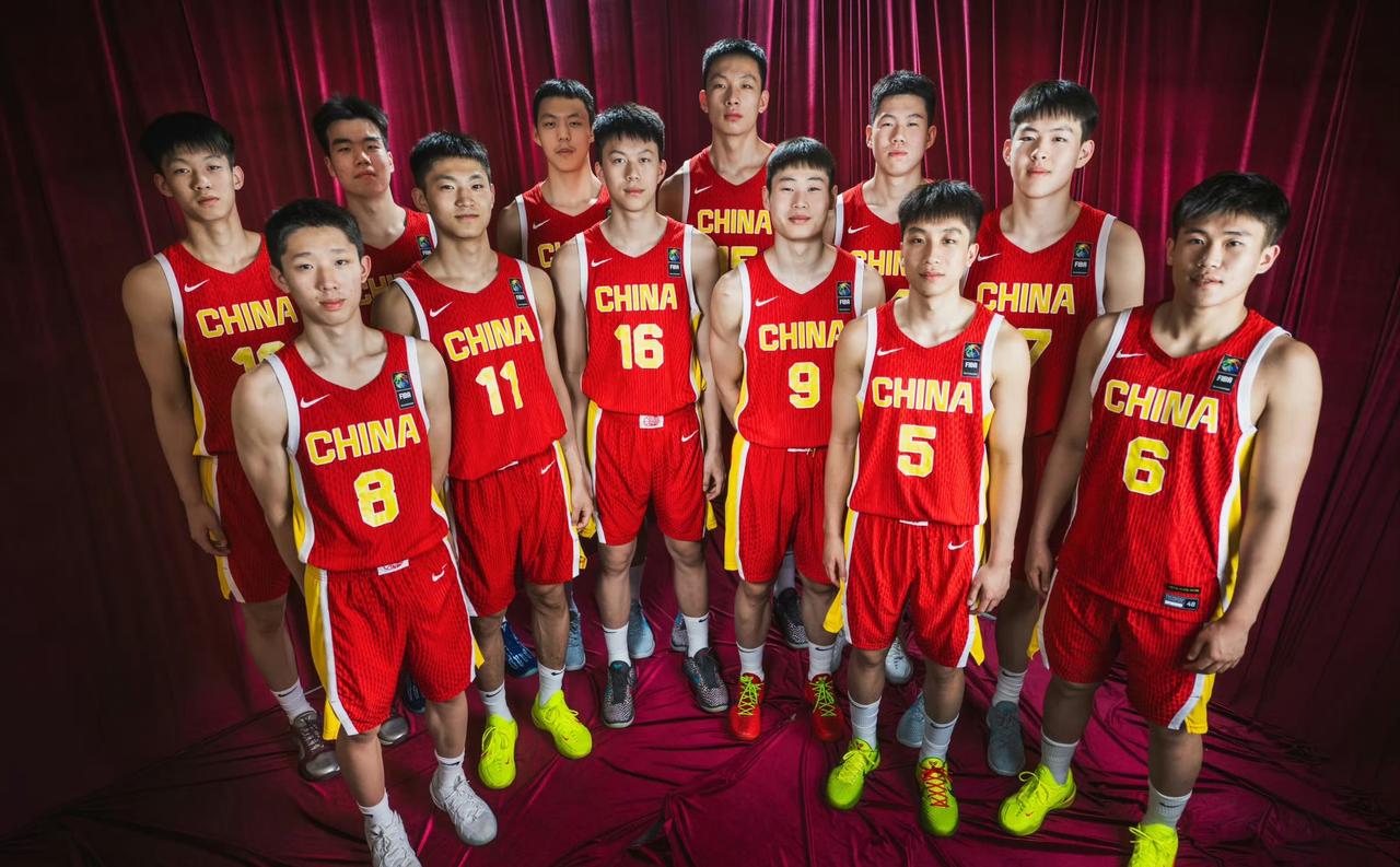 等下17:30中国U17男篮首场世界杯比赛开打，有时间记得去收看

本次赛事是中