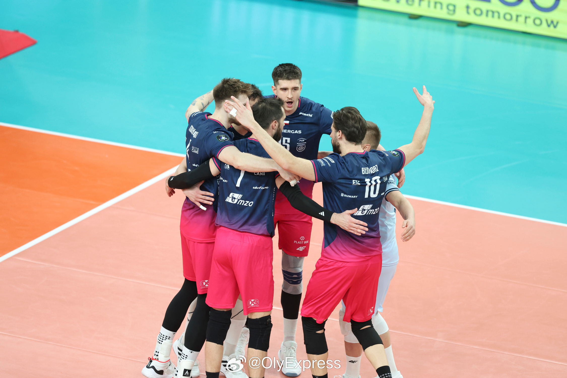 【欧冠男排特伦蒂诺金局惜败华沙无缘八强】国际排坛战报速递 3月11日特伦托，欧冠