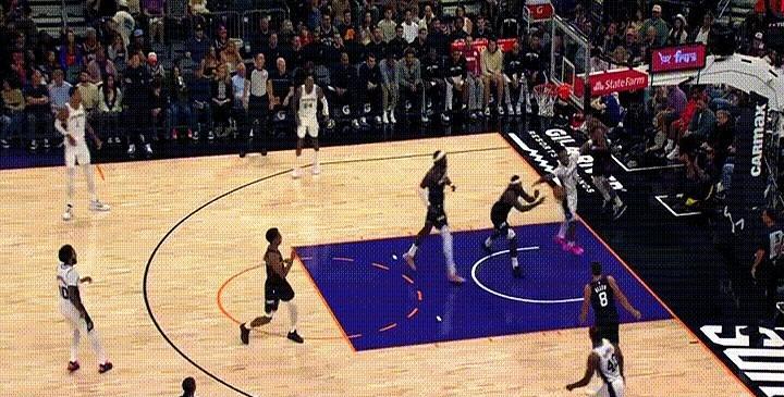 阿伦这小子，一抢断直接炸了全场。
马刺刚要压节奏，他唰一下快攻扣篮，波波维奇都懵