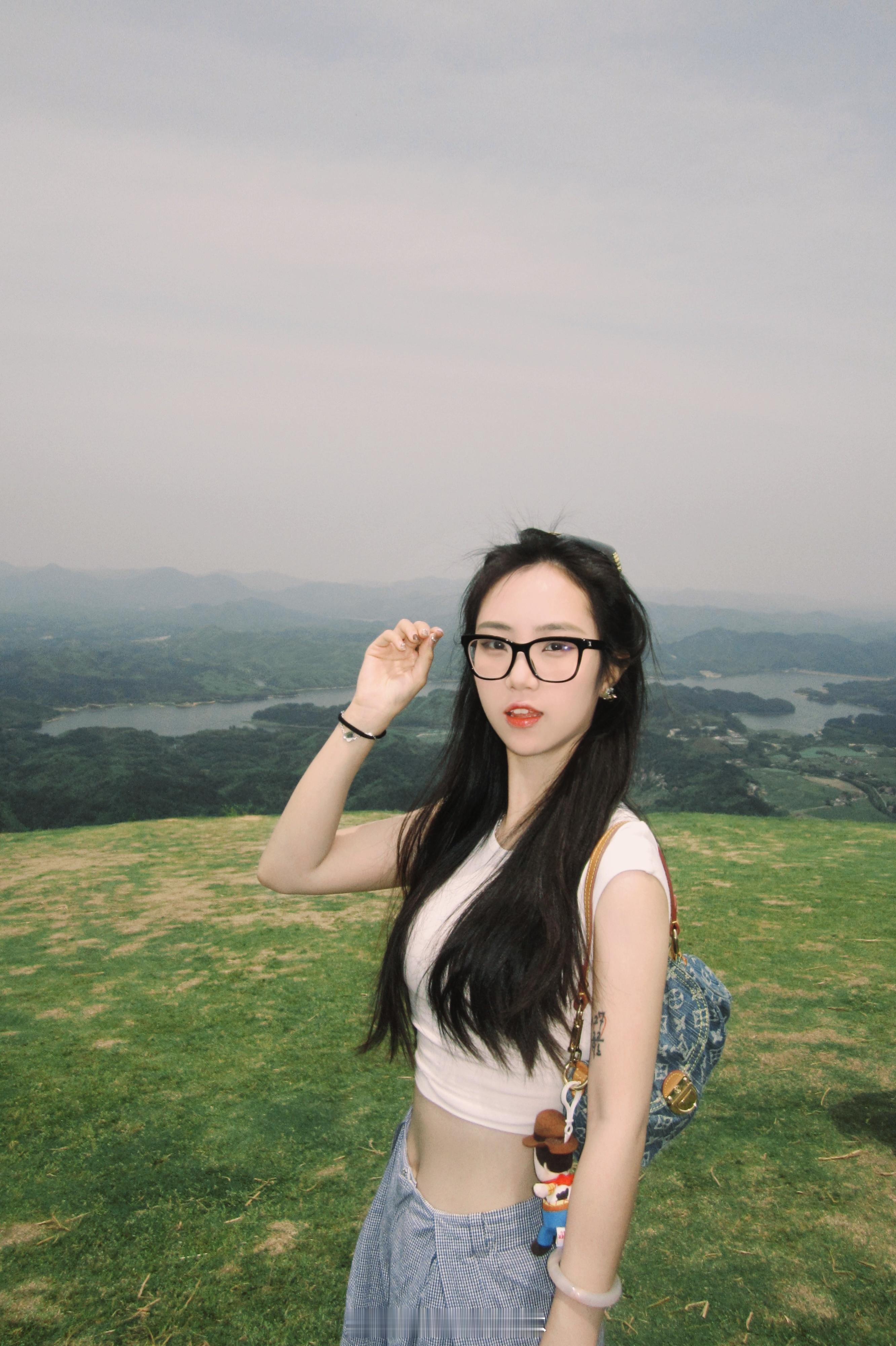 ⛰️🪂 ​​​