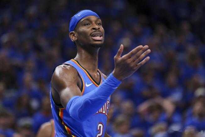 亚历山大：关键时刻要顺其自然地打球，用这种心态跨越难关1月16日讯 雷霆队客场以