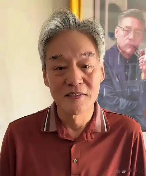 2002年，演员巍子把儿子王紫逸送到国外去留学，没想到儿子三天两头向巍子要钱，巍