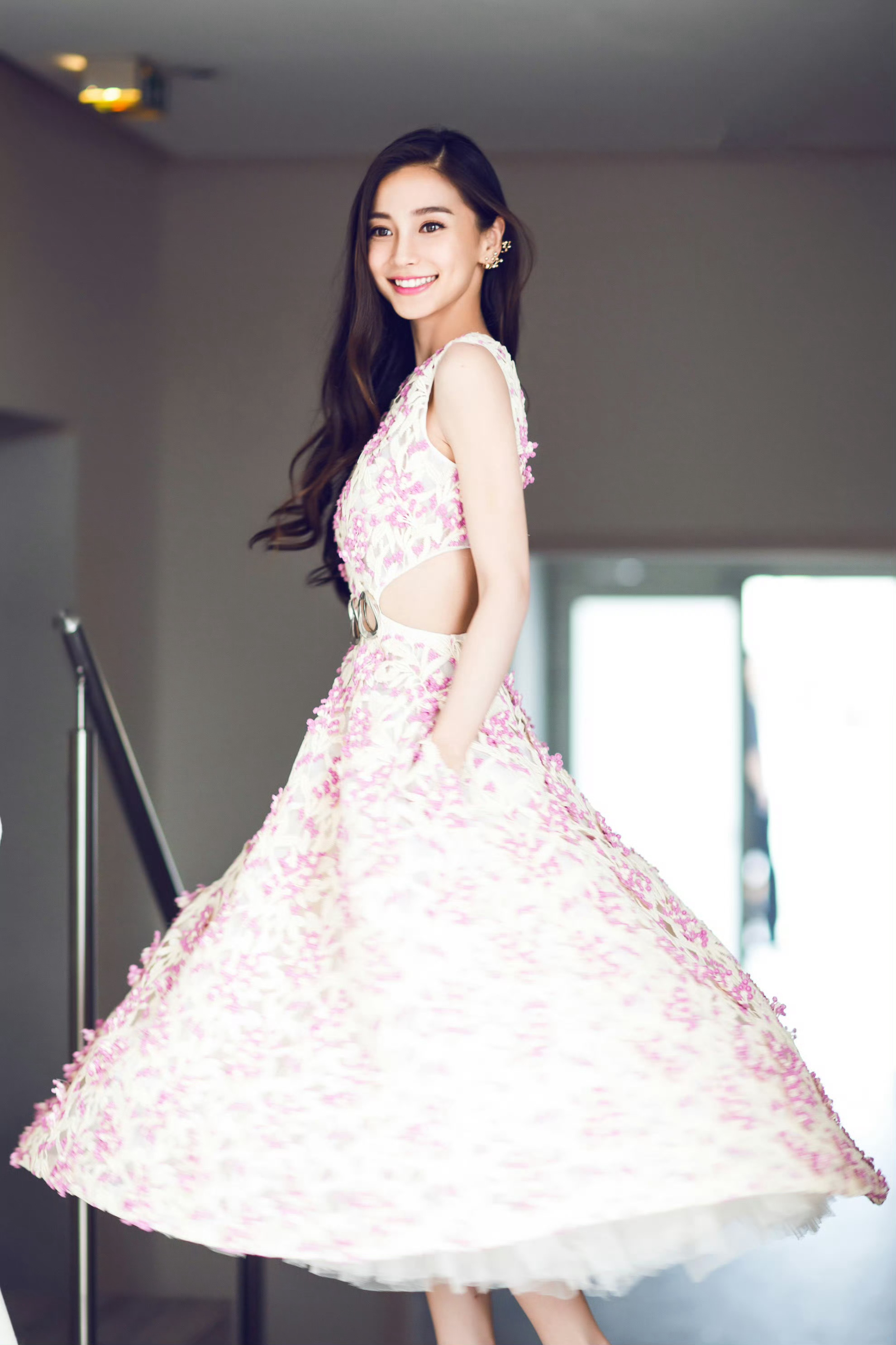 angelababy   杨颖 早上好呀宝贝们!将将们那边的天气如何呢