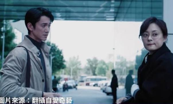 我觉得吴慷仁就是没什么黑料，所以内娱一些男明星的粉丝，总拿他zzlc说事。

那