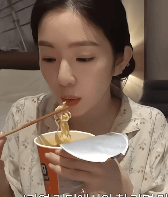 Irene 这年头兔子都得吃点高碳水让自己开心开心（不过此女吃完至少会在跑步机走
