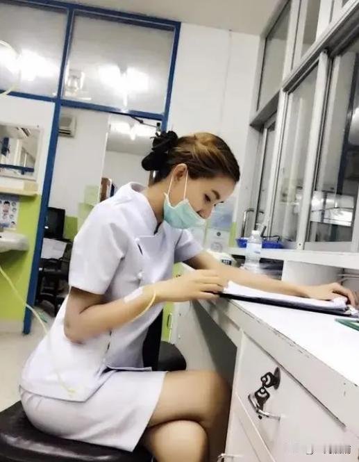 现在医院里大龄剩女护士都泛滥成灾了！以我同事的护士女儿为例，她今年33岁，条件十