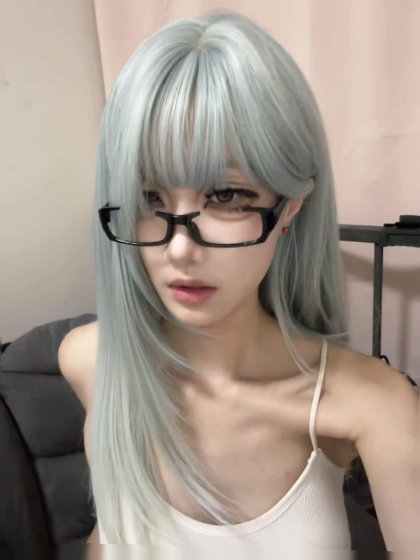 我发现假发真的不能过度遮脸