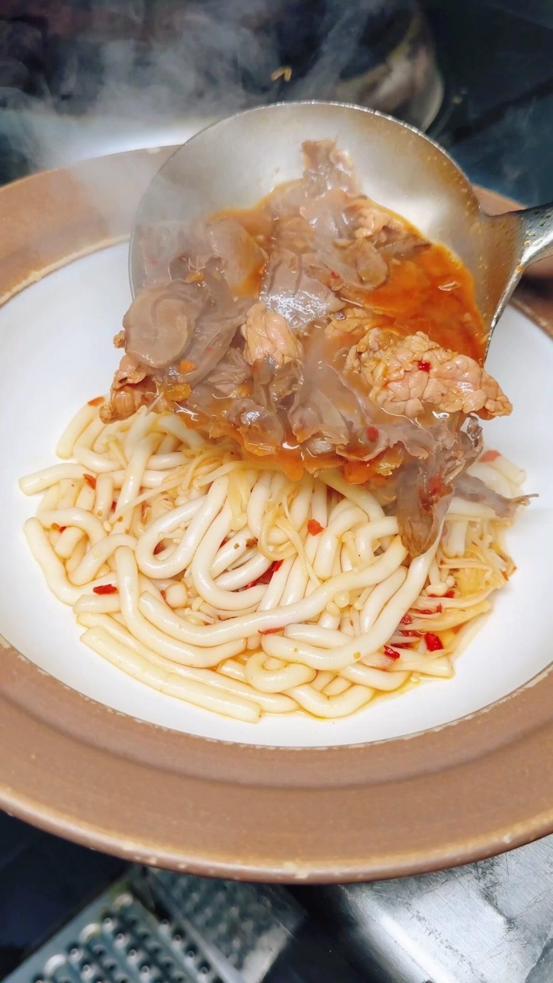 既能卤香浓郁，又能鲜嫩多汁，做法有何技巧？有请慢慢哥！湘潭小炒的李总给我们做一道