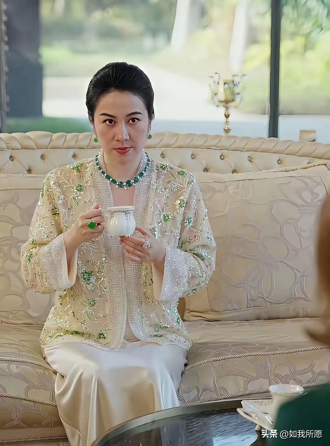 说实话，
以前对叶璇无感，
觉得她演戏也就那样。

但刷到她多年前这段演讲，我才