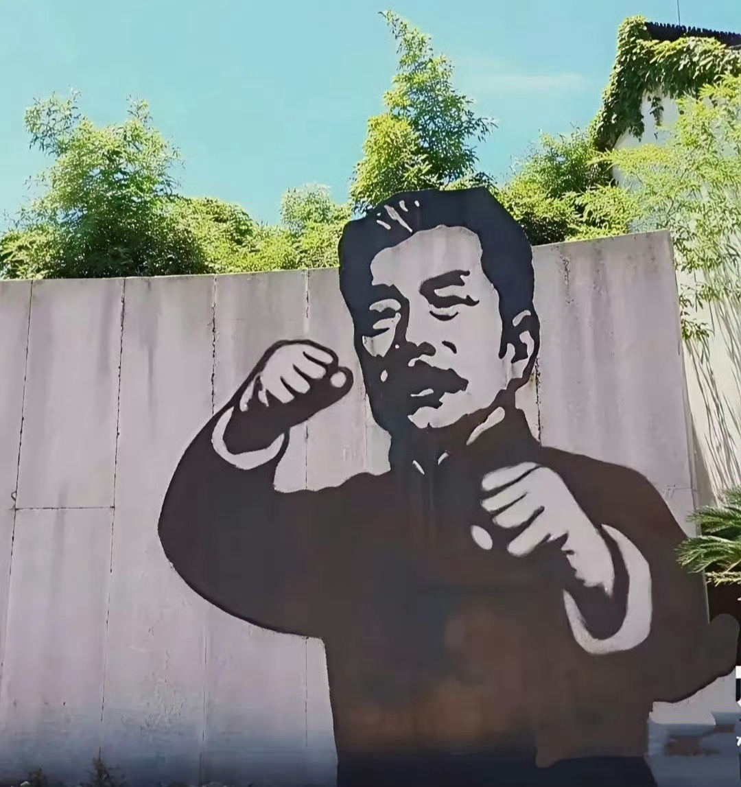 网友帮鲁迅P图鲁迅也算是当年的网红了 他肯定没想到 今天依旧很火[二哈]  ​​