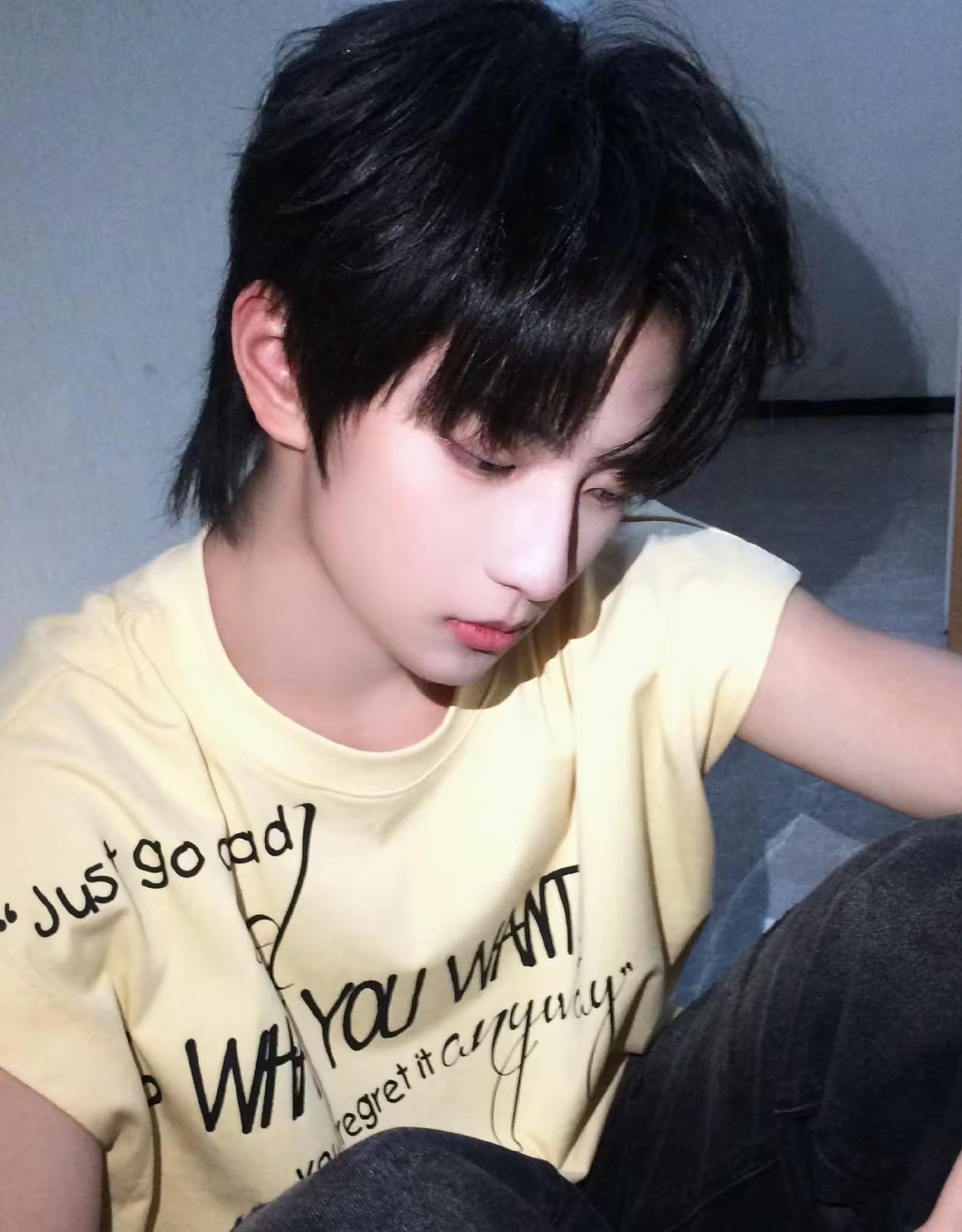 🟡。帅哥 少年感 颜值 特写 但求一刻 就一刻 你能倾听我...