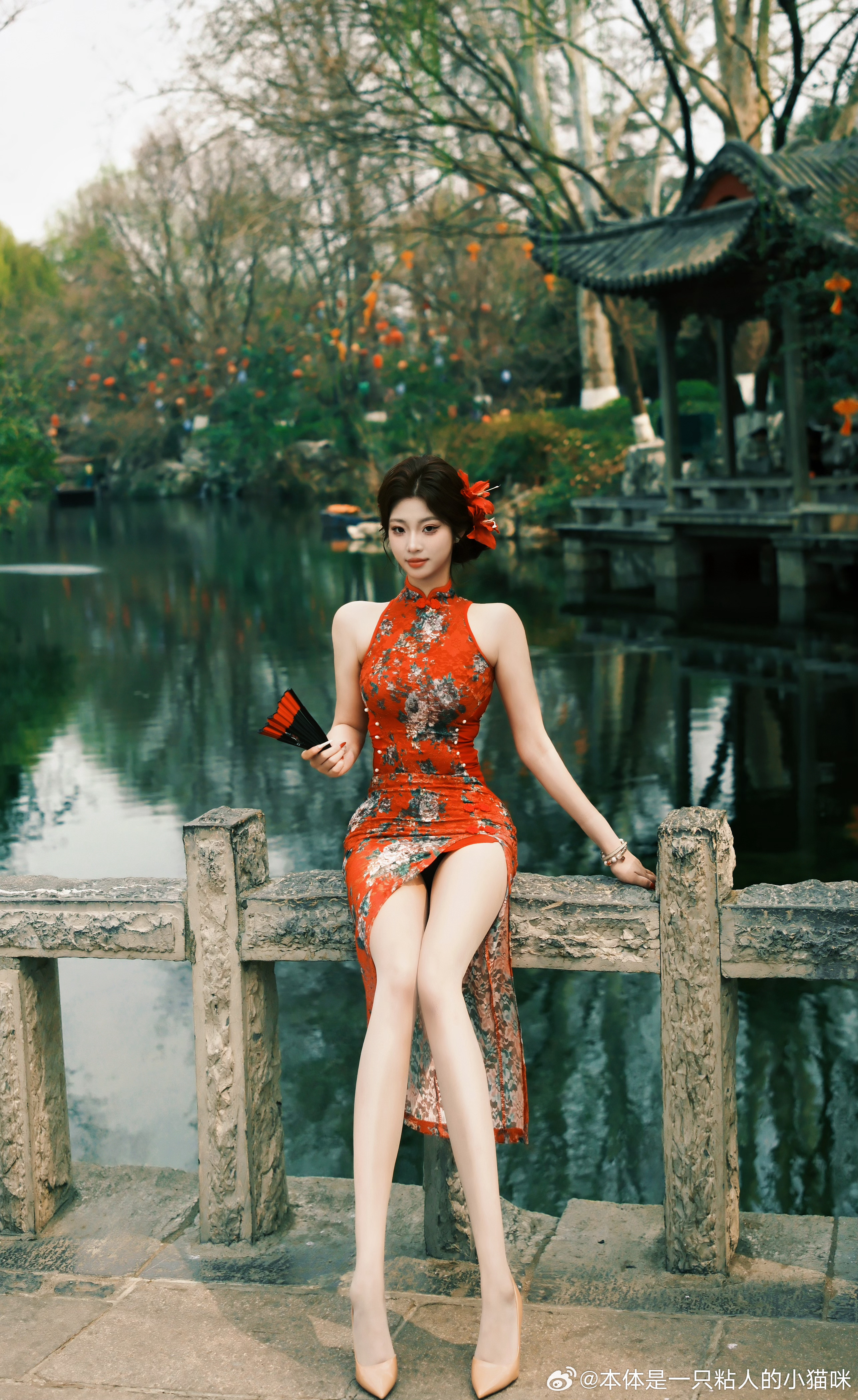 趵突泉和旗袍适配度满分 济南·趵突泉公园