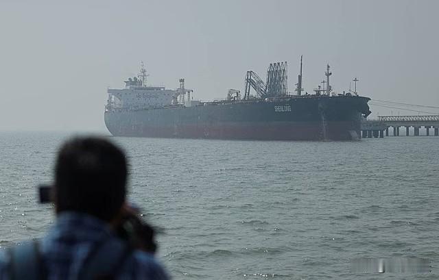 阿曼倡建霍尔木兹海峡多边共管机制 伊朗或弃单边控制换“自愿缴费”收入

 围绕全