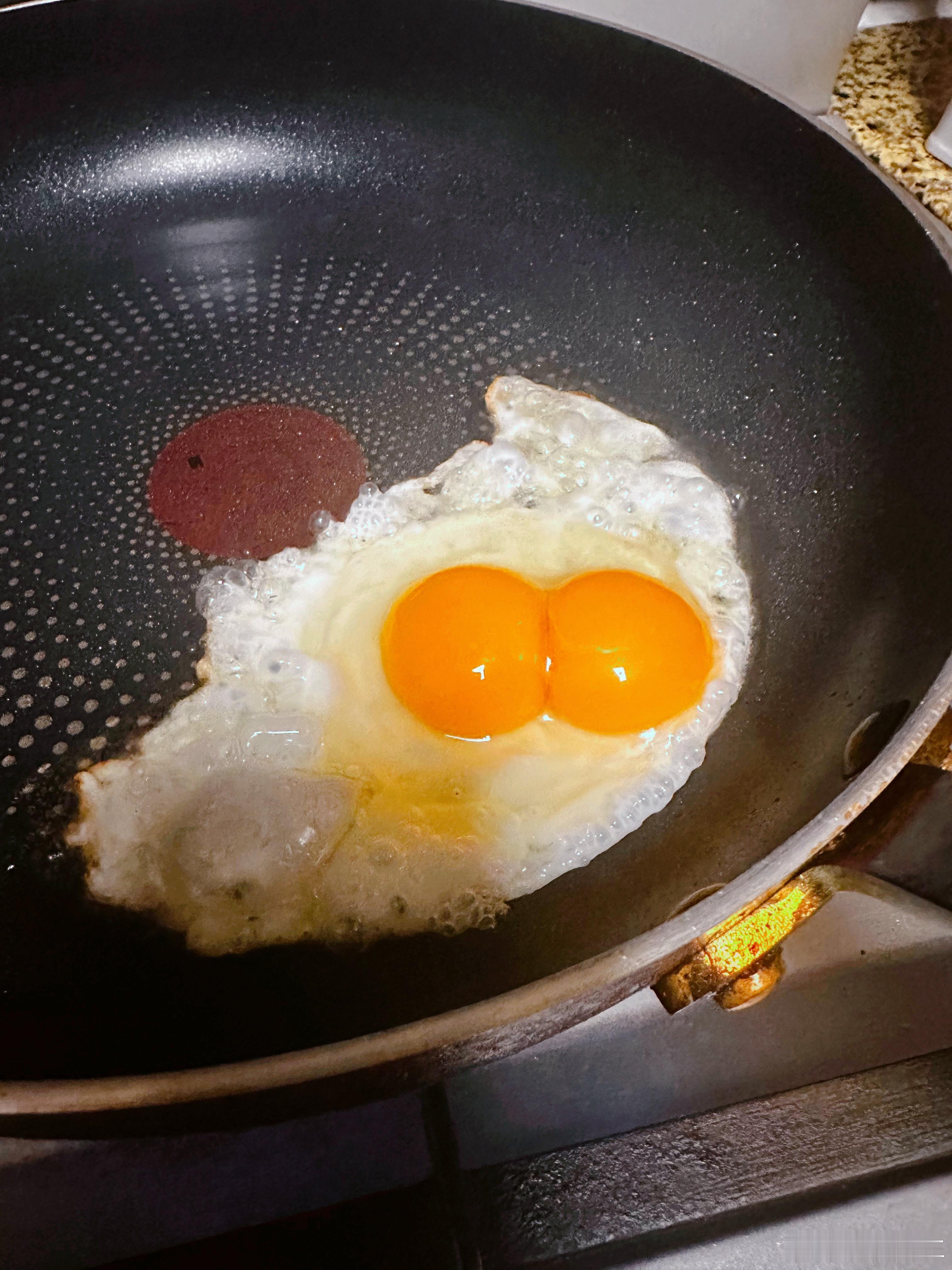 Luck doubles没吃晚饭煎个鸡蛋还是双黄 ​​​