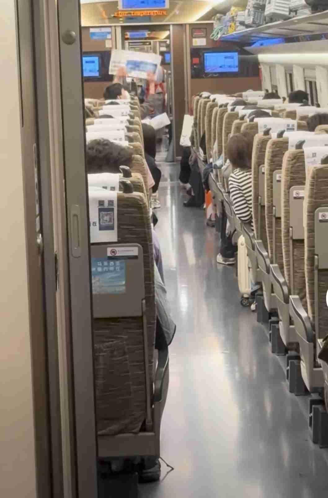 我的今日状态：😁轻松愉快
我这里的天气：☁️阴天
广东的蚊子太厉害了，都爬进高