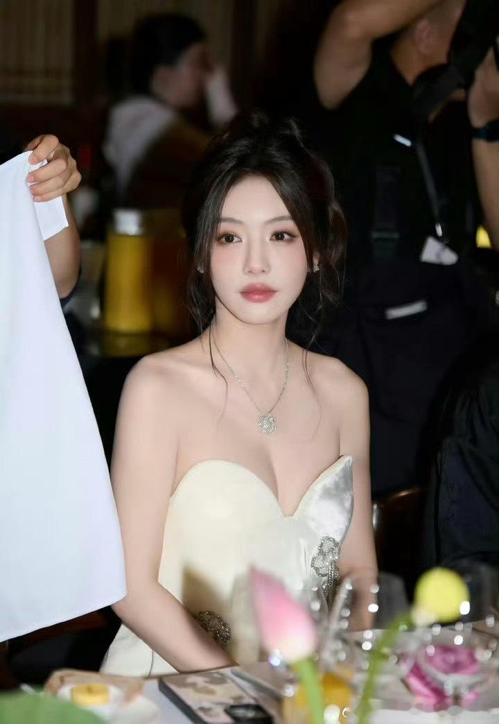 蔡文静好美 ​​​