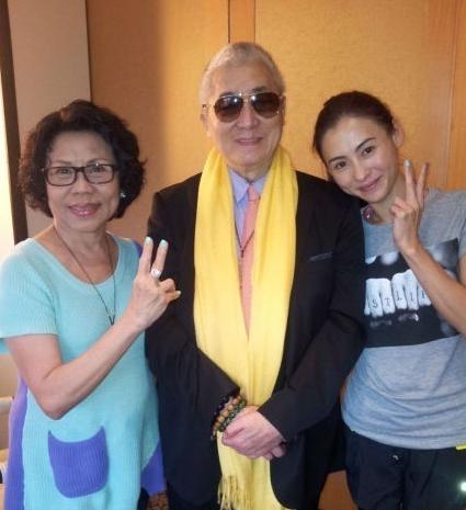 天然美女就是不一样，张柏芝不用化妆，随便打扮都耐看。