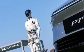 看了小鹏机器人，我决定买3台。

一台帮我赚钱。

一台陪我带娃。

一台帮我做