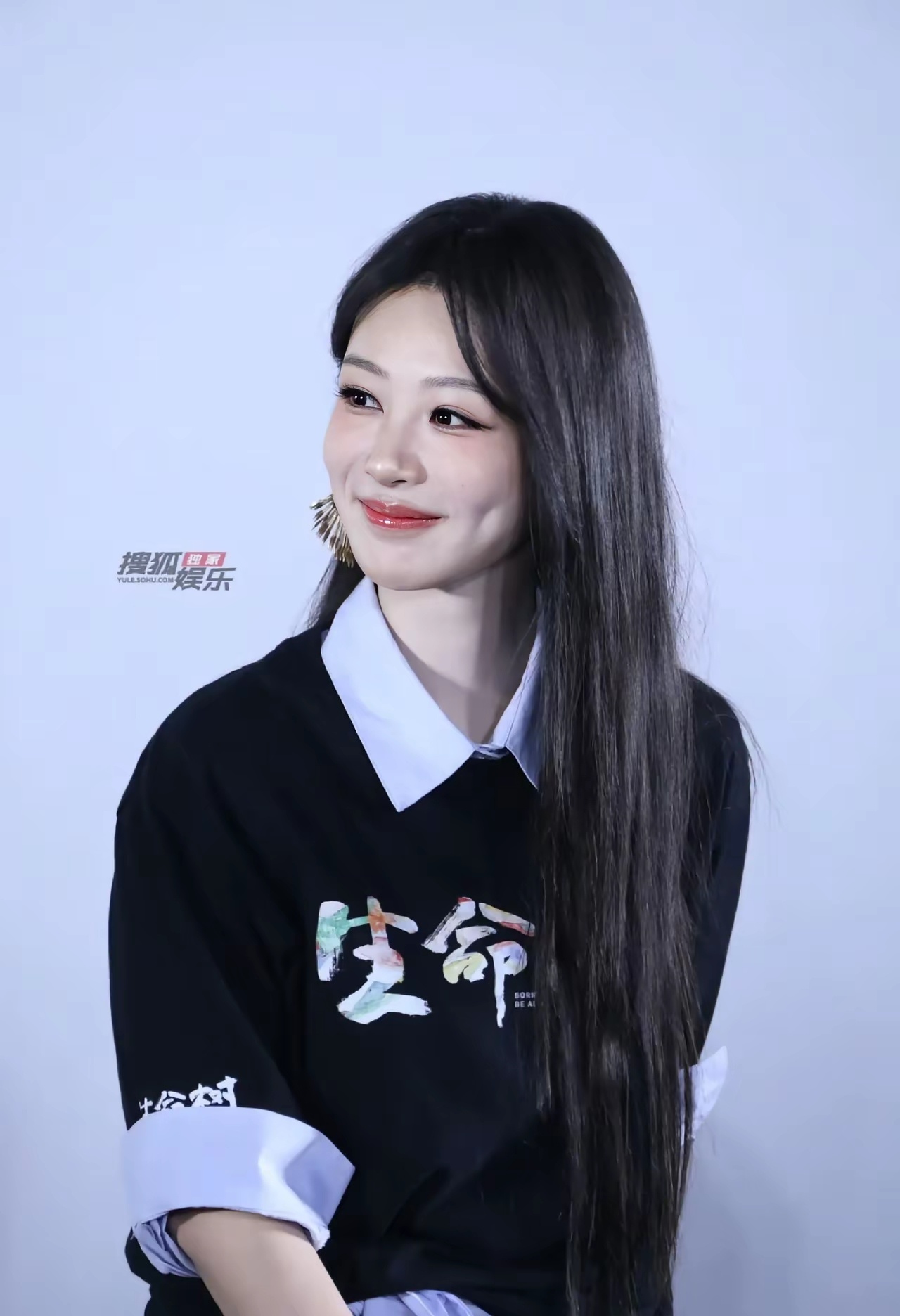 这居然是杨紫，变化有点大，有点不敢认，感觉变漂亮了。 