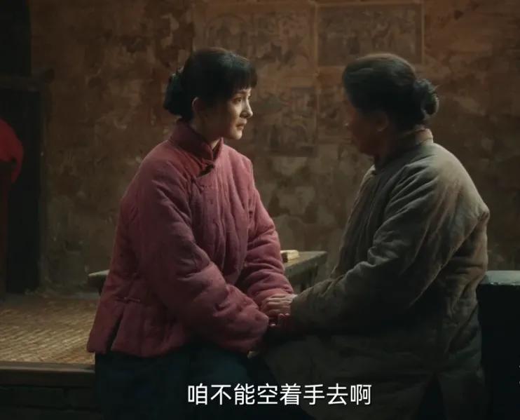 《生万物》我唯一羡慕绣绣的就是她有个好婆婆！
当婆婆得知绣绣被毁了身子，刚开始是