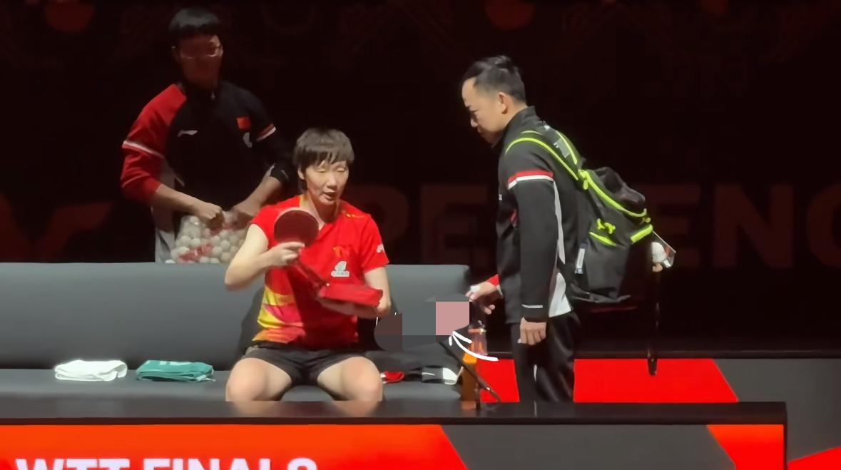 香港总决赛 王曼昱4:1朱芊曦 晋级半决赛啦——感谢任皓教练！
12月12日，W