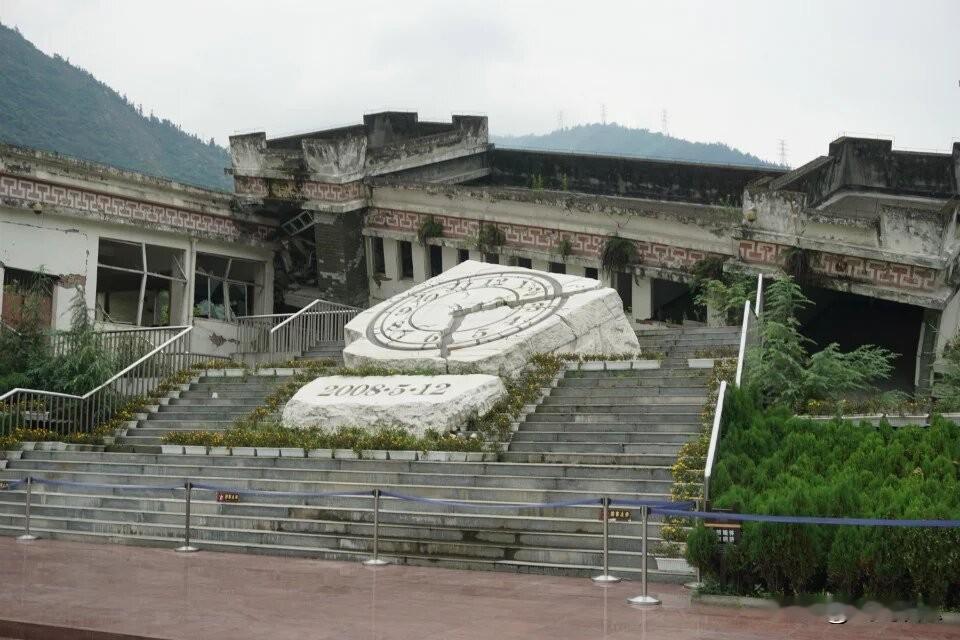 铭记5·12，深切缅怀遇难同胞，致敬重生，愿山河无恙人间皆安！