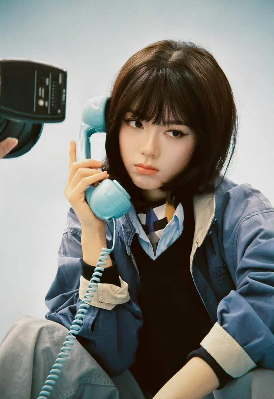 赵今麦miumiu大片，每天一个颜色主题，待遇真的挺好的 ​​​