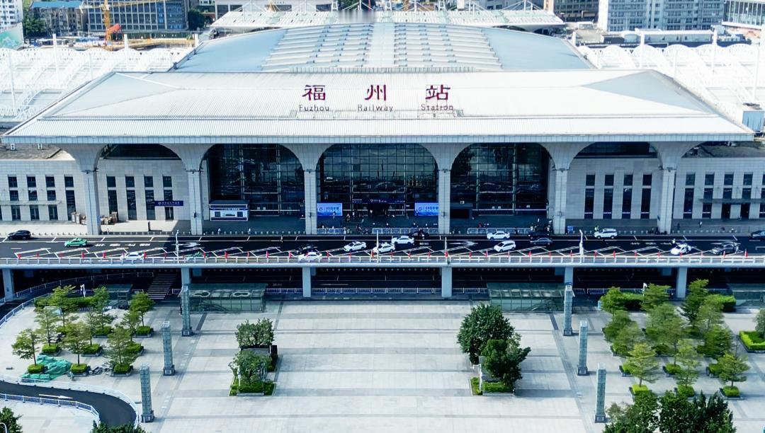 提到福建高铁，总体上默认除了福州就是厦门，很少有人注意到，GDP常年全省倒数的南