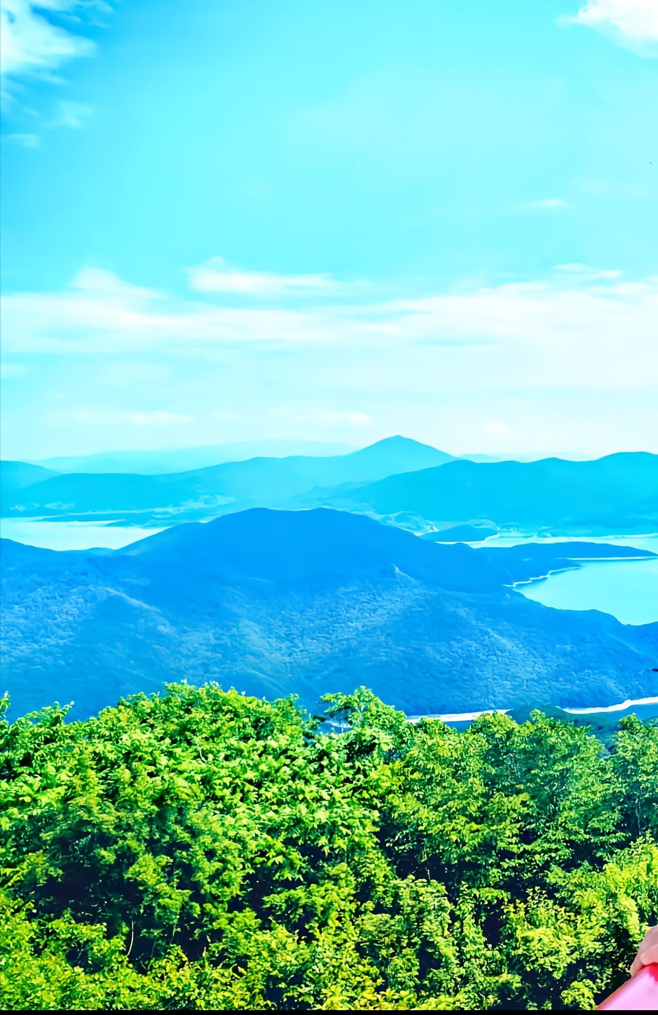 上联：千层高山千层雾，下联怎么对万里海空万里情